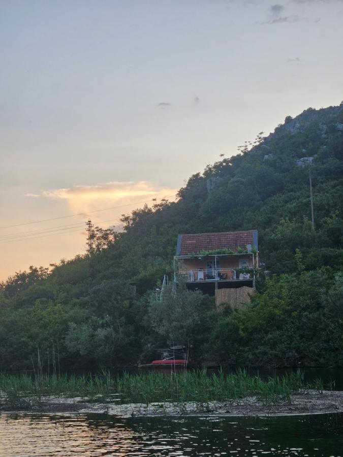 Wild Beauty House Skadar Lake سيتينيي المظهر الخارجي الصورة